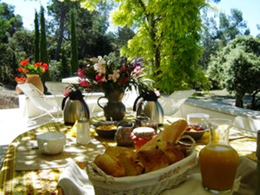 Bed and Breakfast La Tangana Rognes Exterior foto
